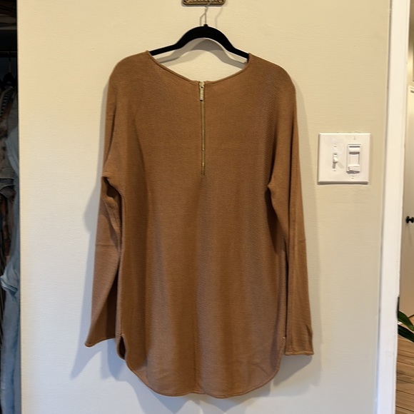 MICHAEL MICHAEL KORS Camel Oversized Knit Sweater with Gold Zipper Detail sz M - Picture 6 of 10